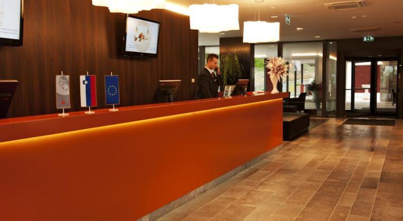 Rimske Terme - Hotel Zdraviliski Dvor Rimske Toplice Ngoại thất bức ảnh